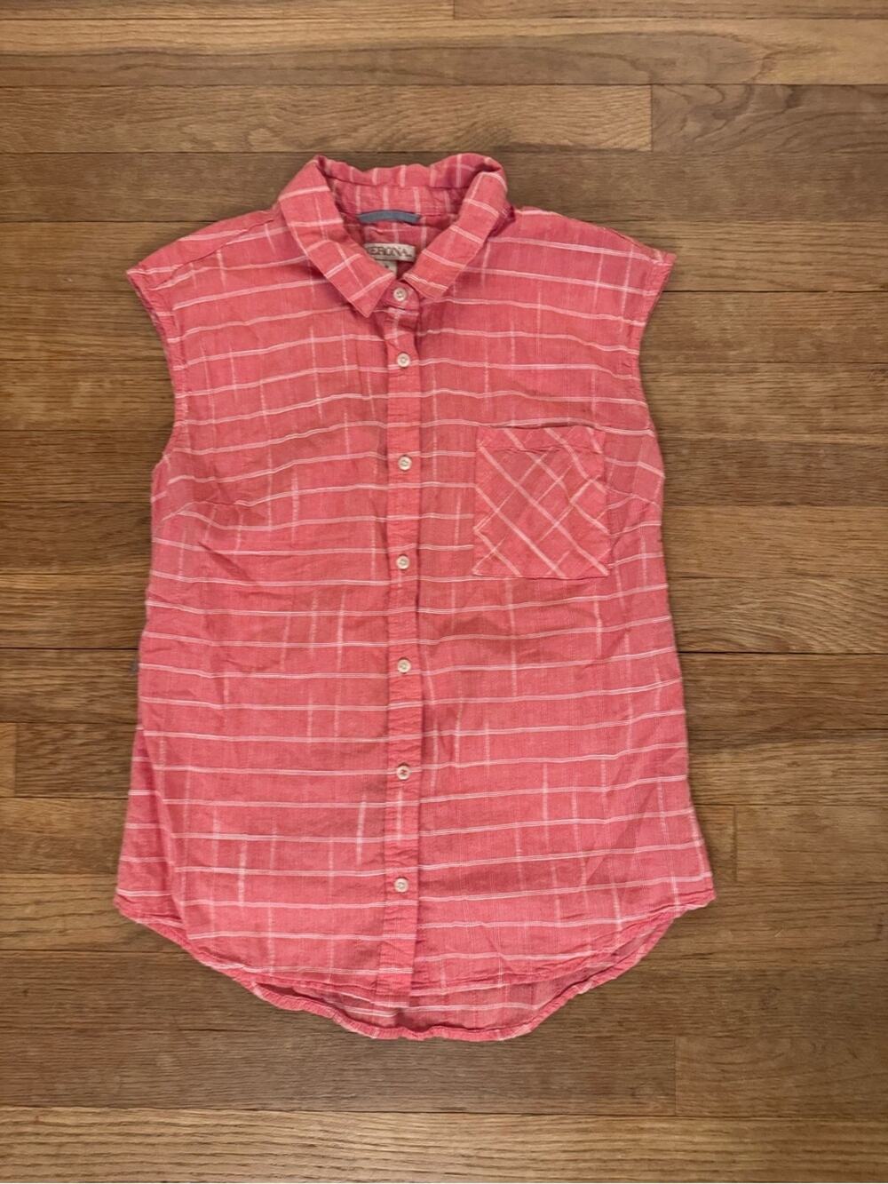 Merona Women's Pink White Plaid Sleeveless Button Up Shirt - Size S
b17